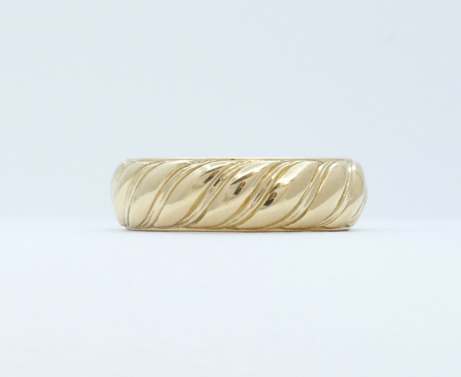 Very Fine 18K Buccelatti Cable Ring