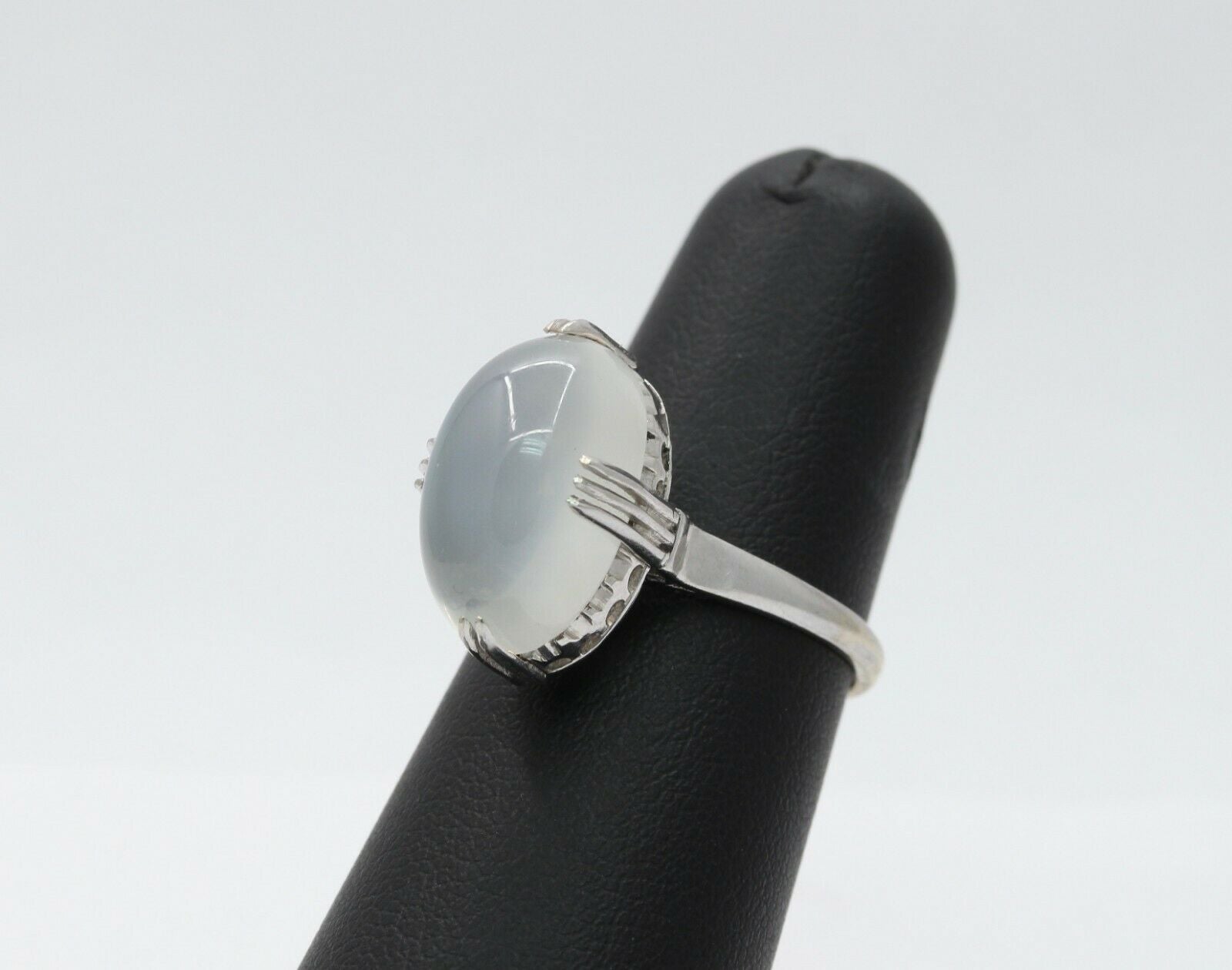Vintage Solitaire Moon Stone Ring