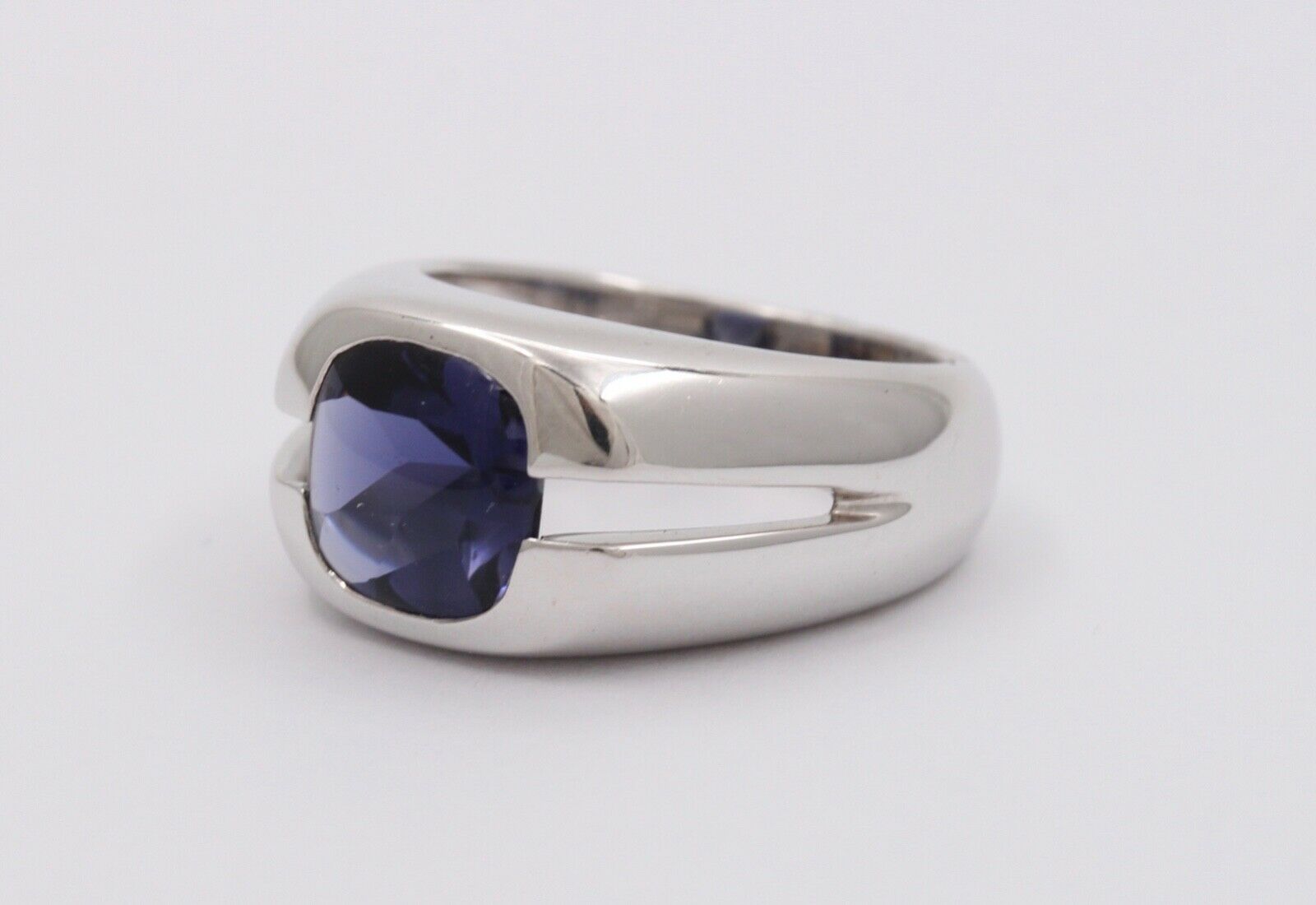 Vintage Tiffany & Co Iolite 18K White Gold Solitaire Ring
