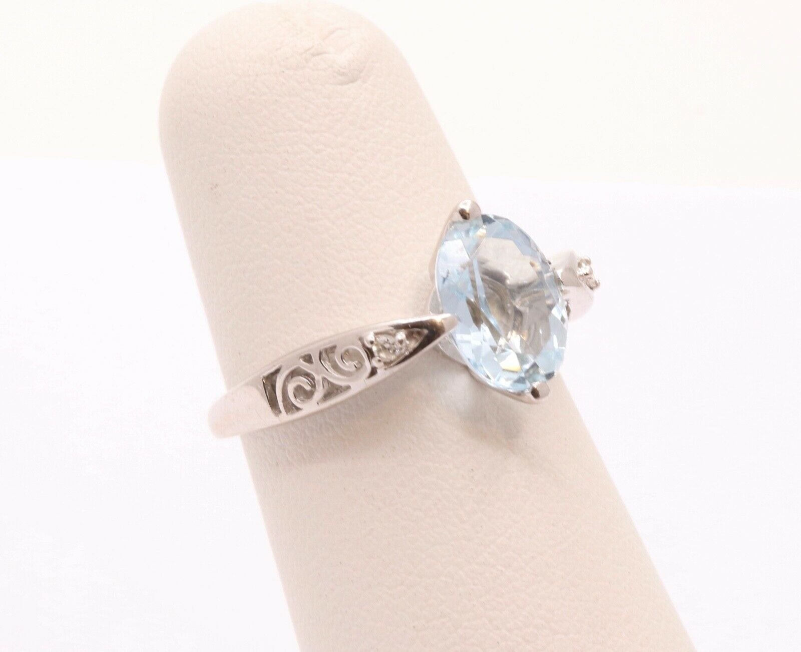 Vintage Ladies Natural Aquamarine Diamonds 14K White Gold Ring