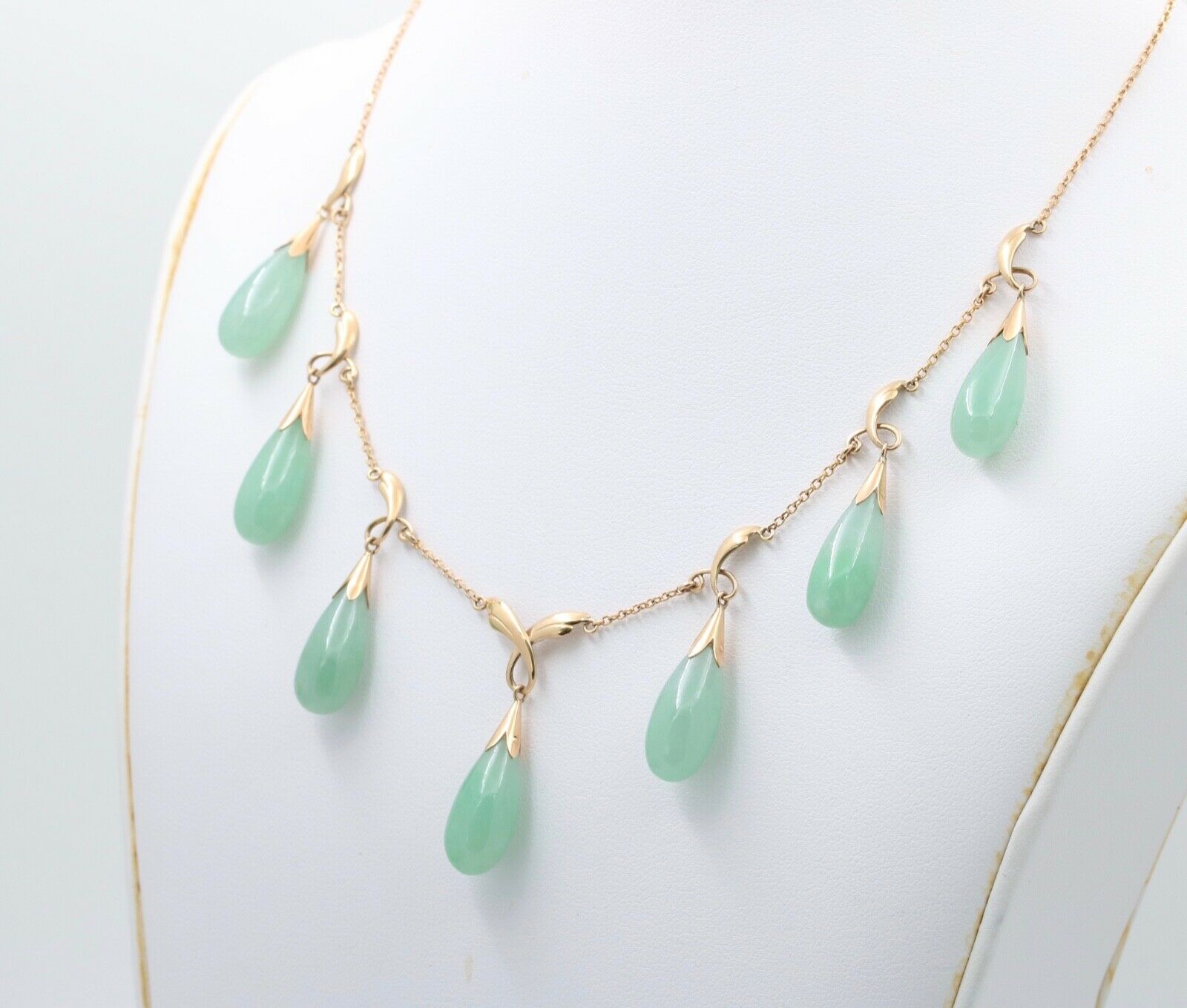 Vintage Jade 14K Chandelier 14K Yellow Gold Necklace