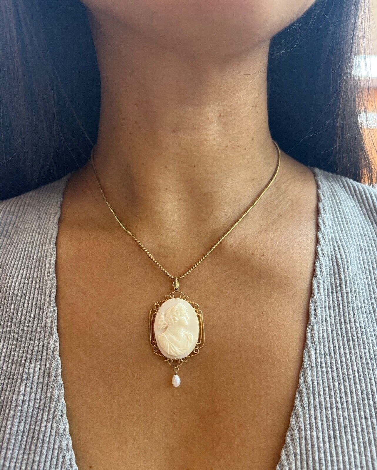 Antique Carved Cameo 14K Yellow Gold Pearl Pendant.