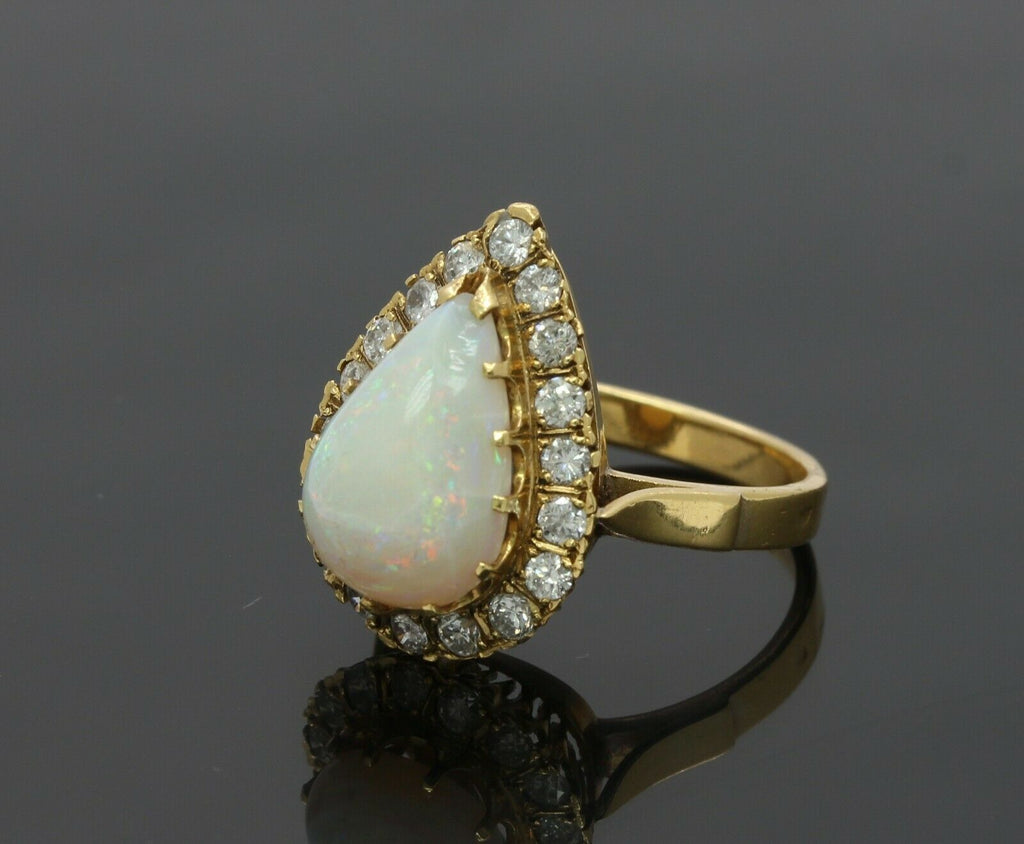 Vintage 18K Yellow Gold Halo Setting Opal Diamond Cocktail Ring