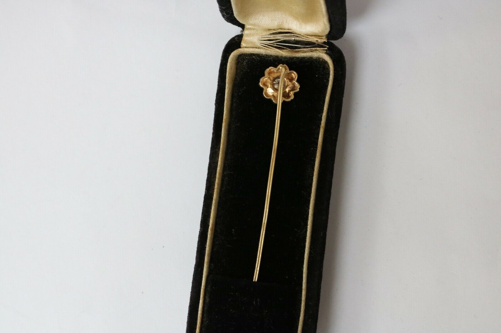 Art Deco Diamond Flowers 14K Yellow White Gold Stick Pin