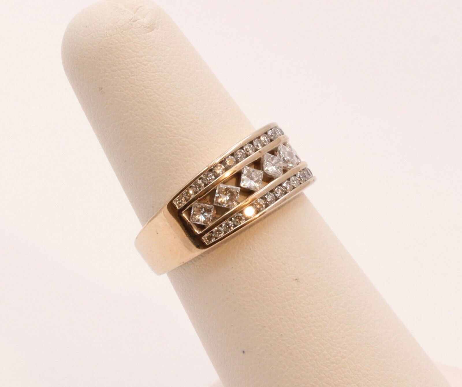 Vintage Ladies Diamonds 14K Yellow Gold Wedding Band