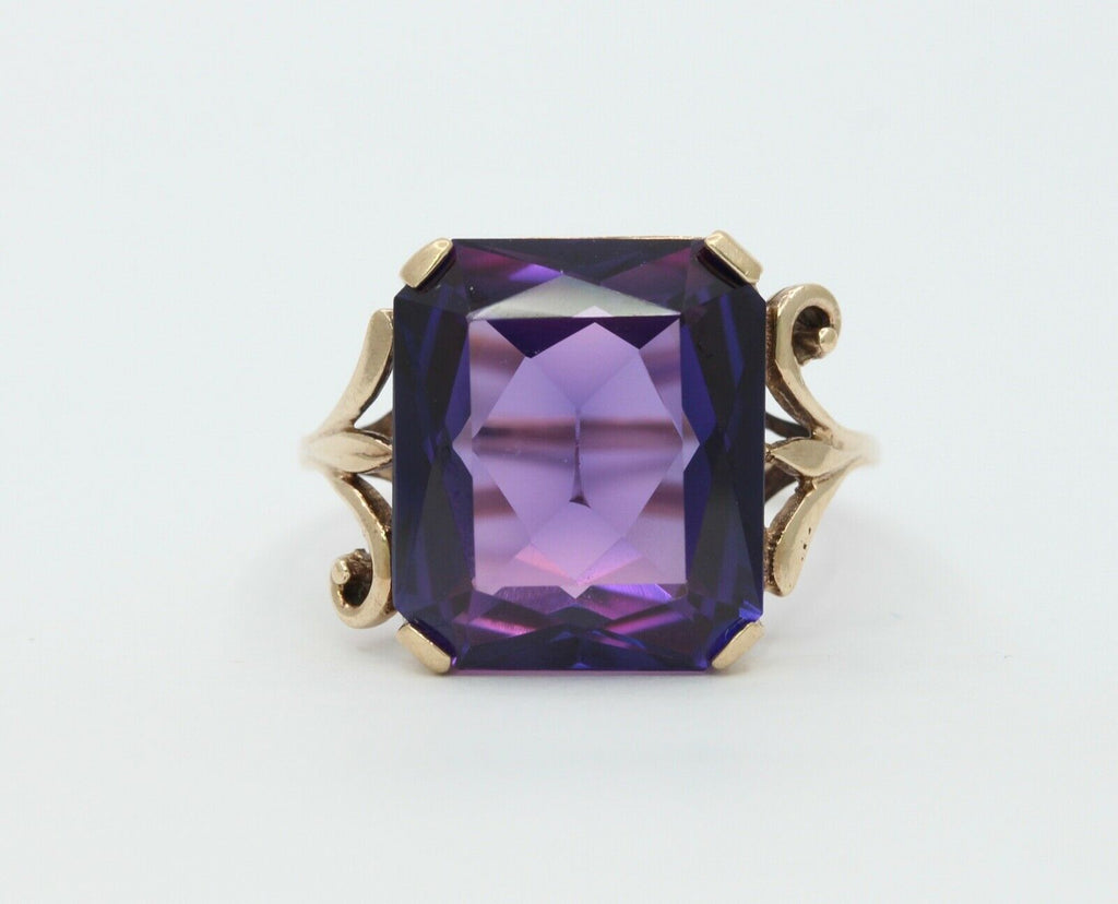 Vintage 10K Yellow Gold 6 Carat Iolite Ring