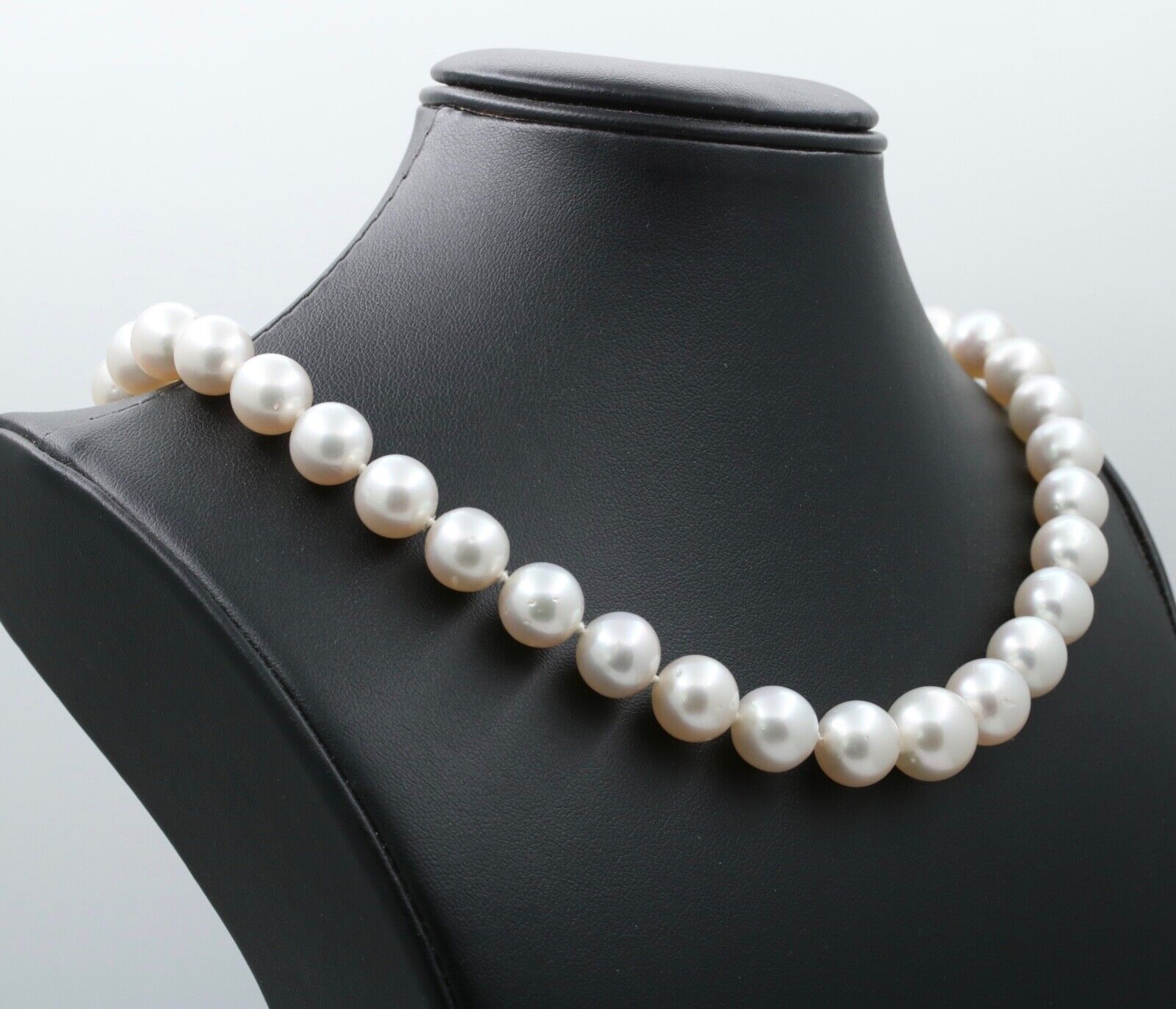 Vintage South Sea Pearl Diamonds 14K White Gold Necklace Choker