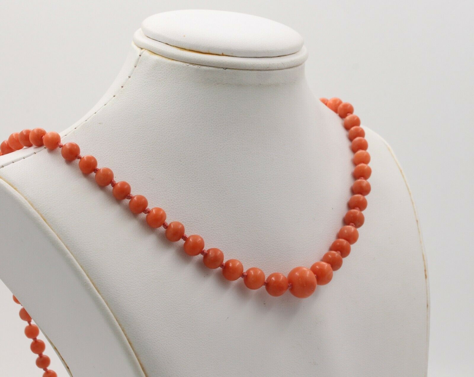 Vintage 14K Yellow Gold Graduated Coral Necklace