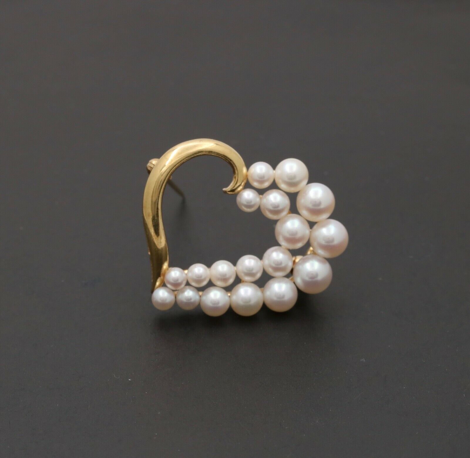Mikimoto Heart 18K Yellow Gold Akoya Pearls Brooch Pin