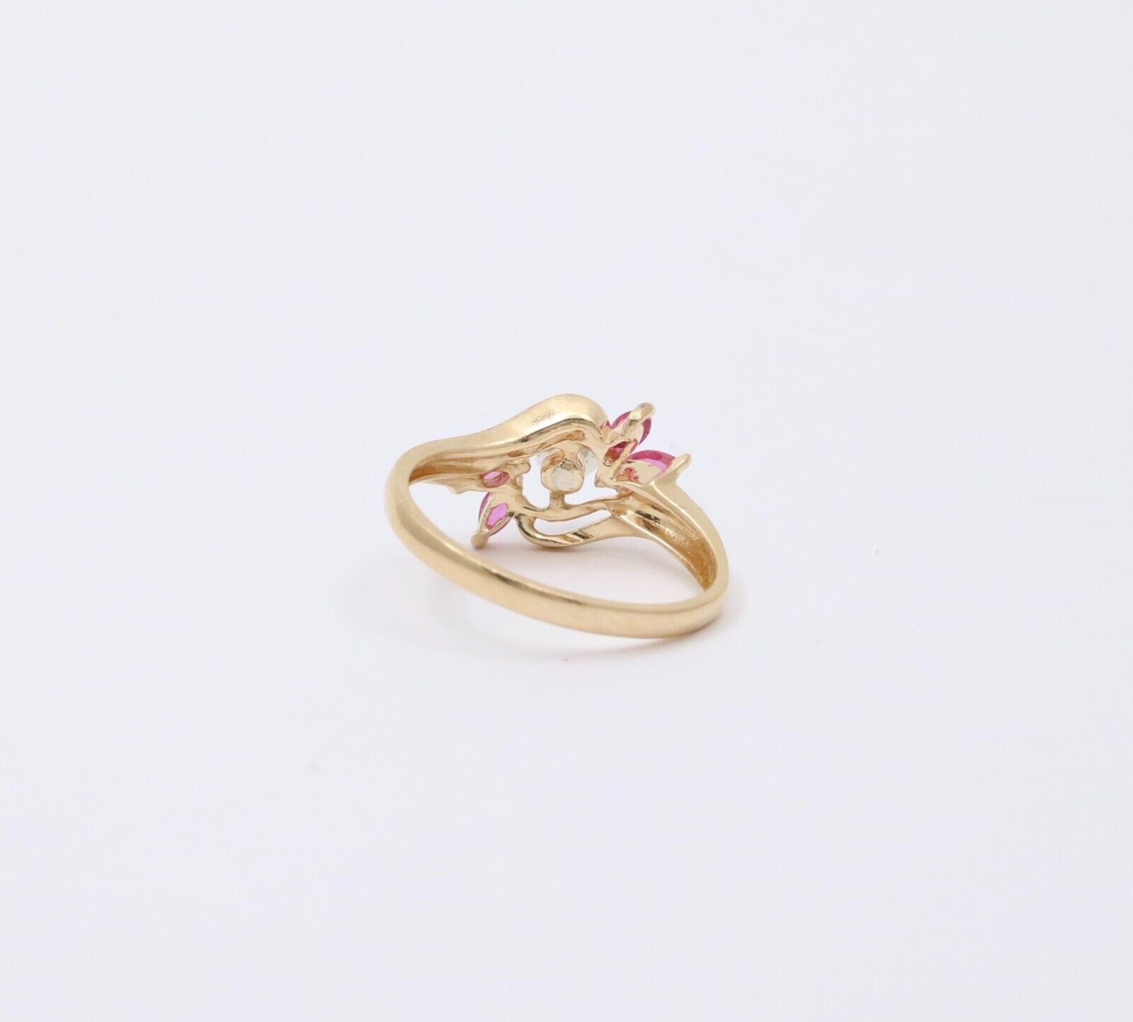 Vintage Retro 1930”s 14K Rose Gold Diamond & Ruby Ring Band.