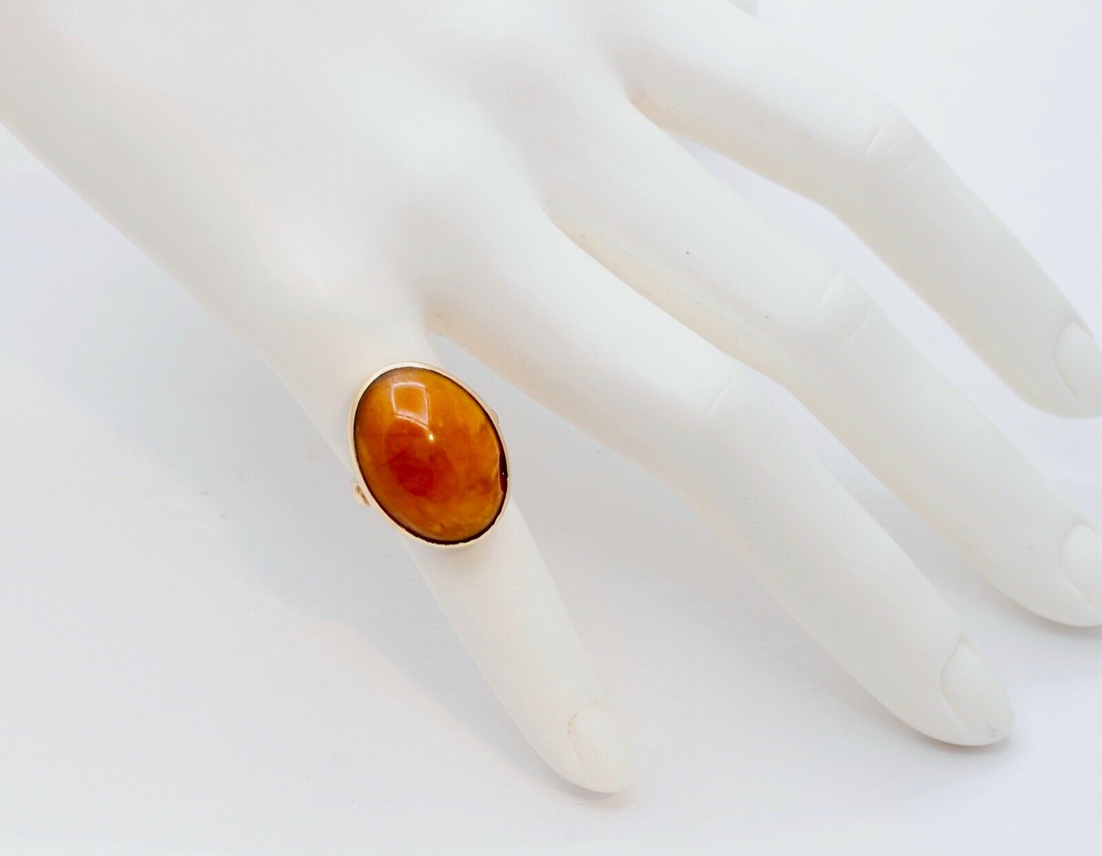 Victorian Ladies Natural Amber 14K Yellow Gold Ring