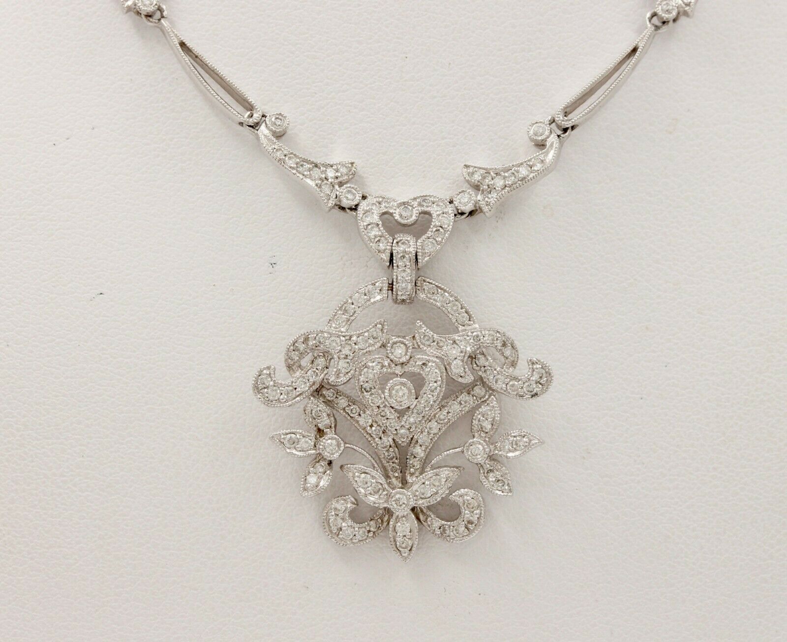 Elegant Art Deco Style 18K White Gold Diamond Pendent
