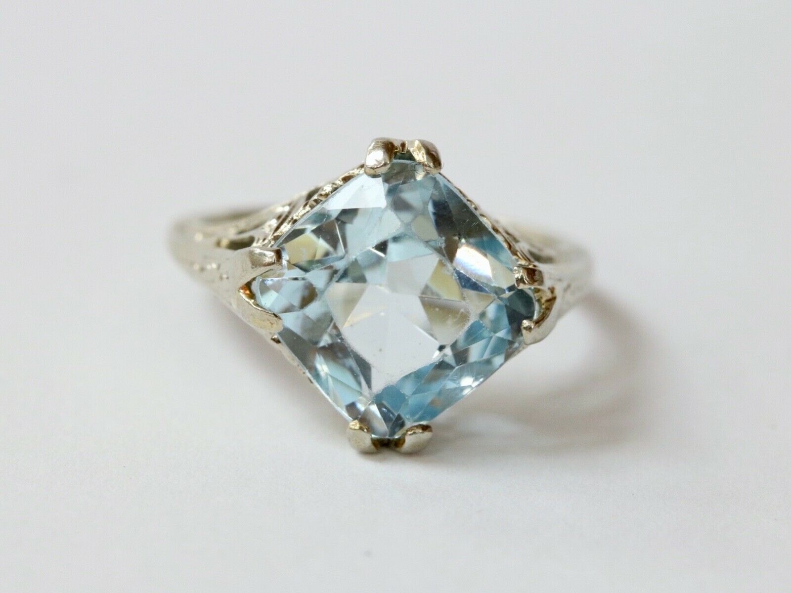 Art Deco 18K White Gold Synthetic Aquamarine Ring
