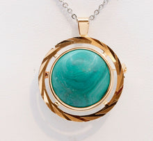 Load image into Gallery viewer, Cool Vintage Malachite 18K Yellow Gold Italian Pendant Brooch
