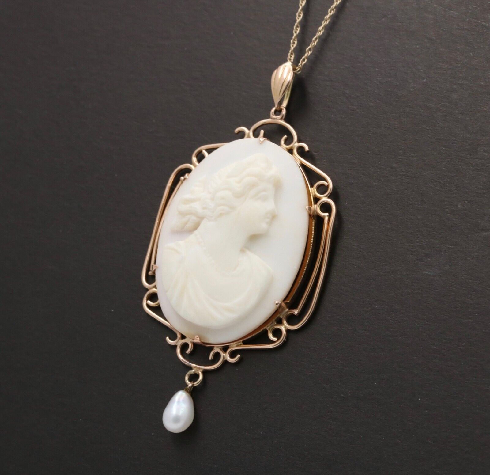 Antique Carved Cameo 14K Yellow Gold Pearl Pendant.