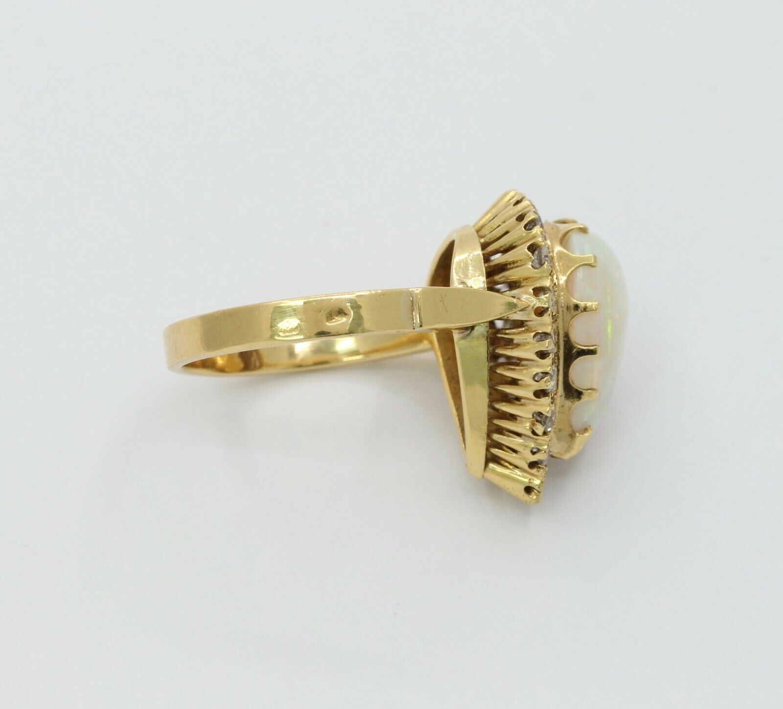 Vintage 18K Yellow Gold Halo Setting Opal Diamond Cocktail Ring