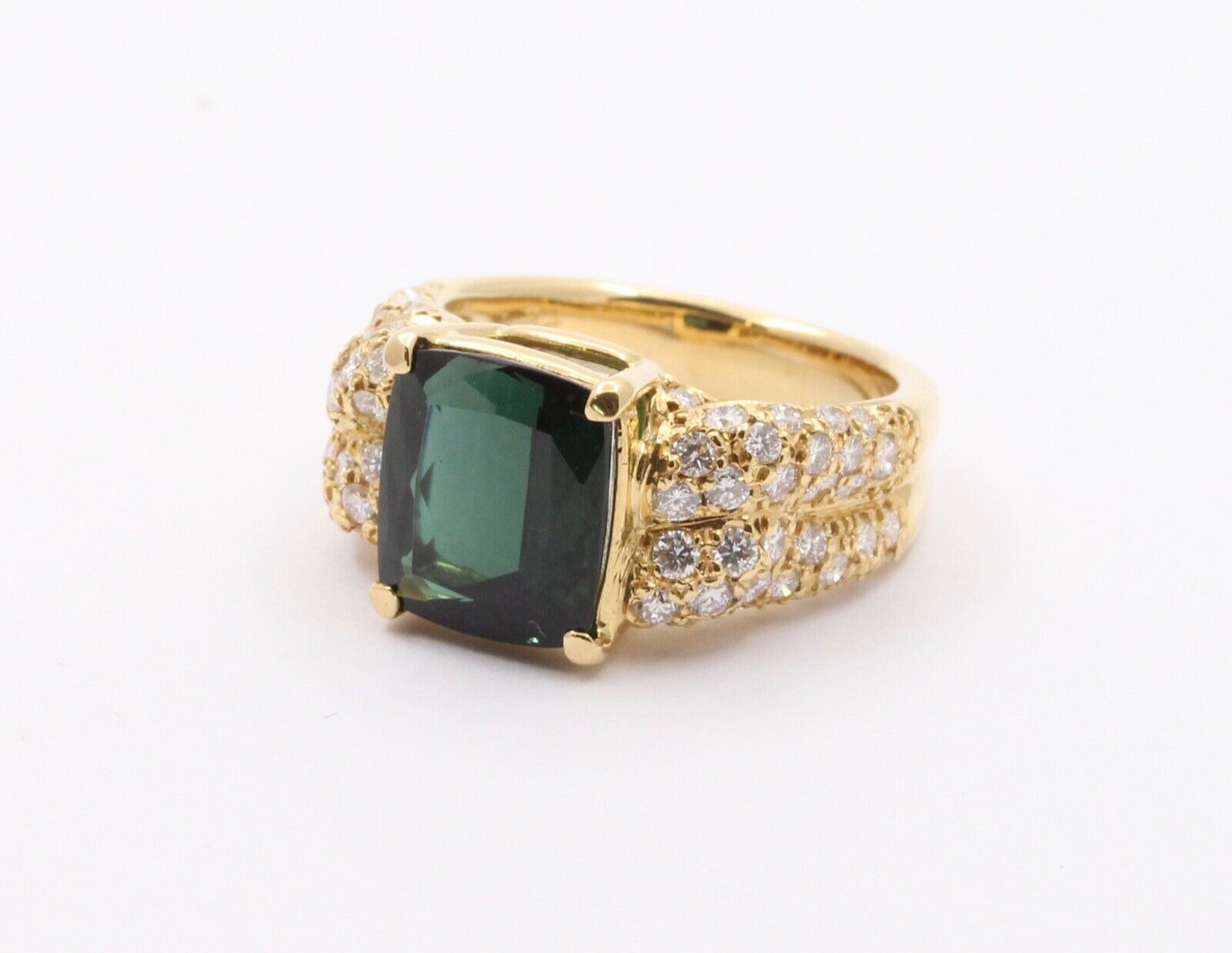 Vintage 4.35 carats Green tourmaline 18K Gold Pave Diamond Ring.