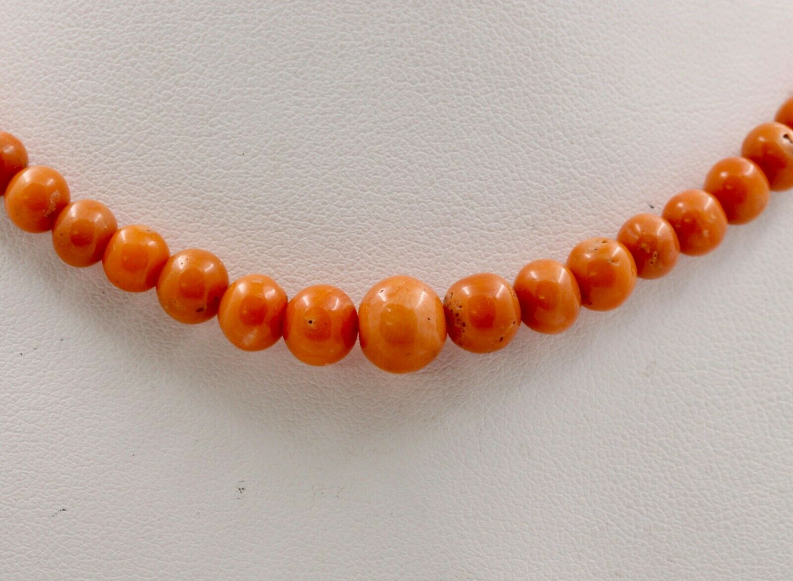 Vintage Graduated Coral Necklace With Gold Filled Lock