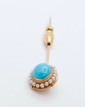 Load image into Gallery viewer, Vintage Ladies Turquoise Diamonds 14K Yellow Gold Stick Pin
