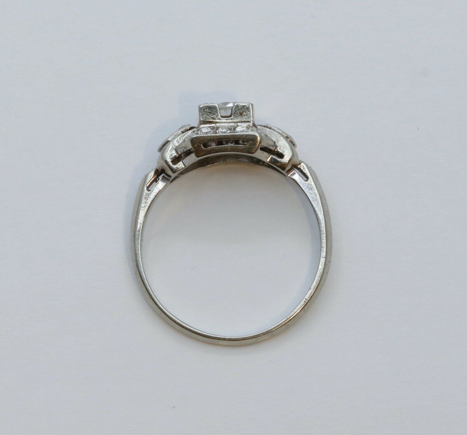 Art Deco 18K White Gold Diamonds Ring