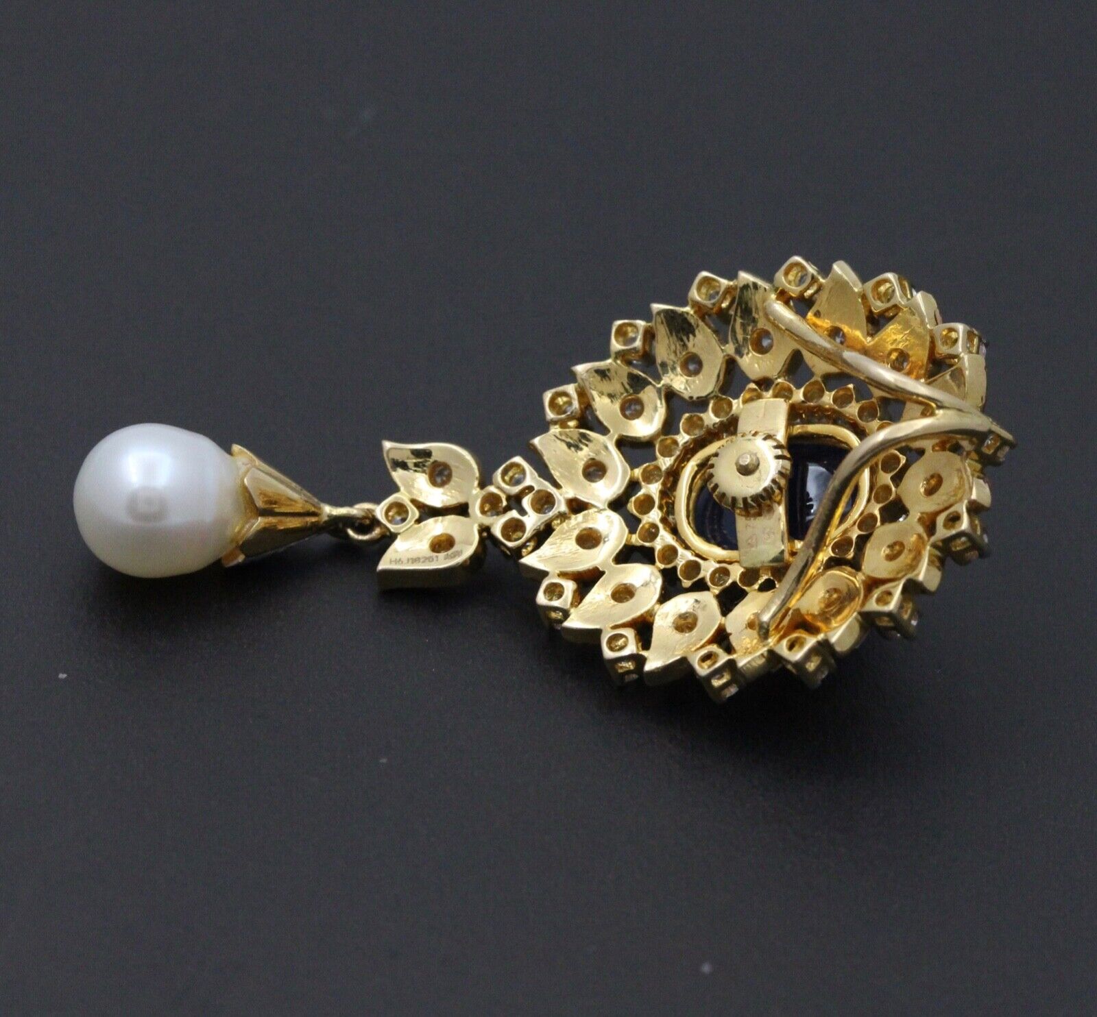 Gorgeous 18K Yellow Gold Cabochon Sapphire, Pearl And Diamond Pendant