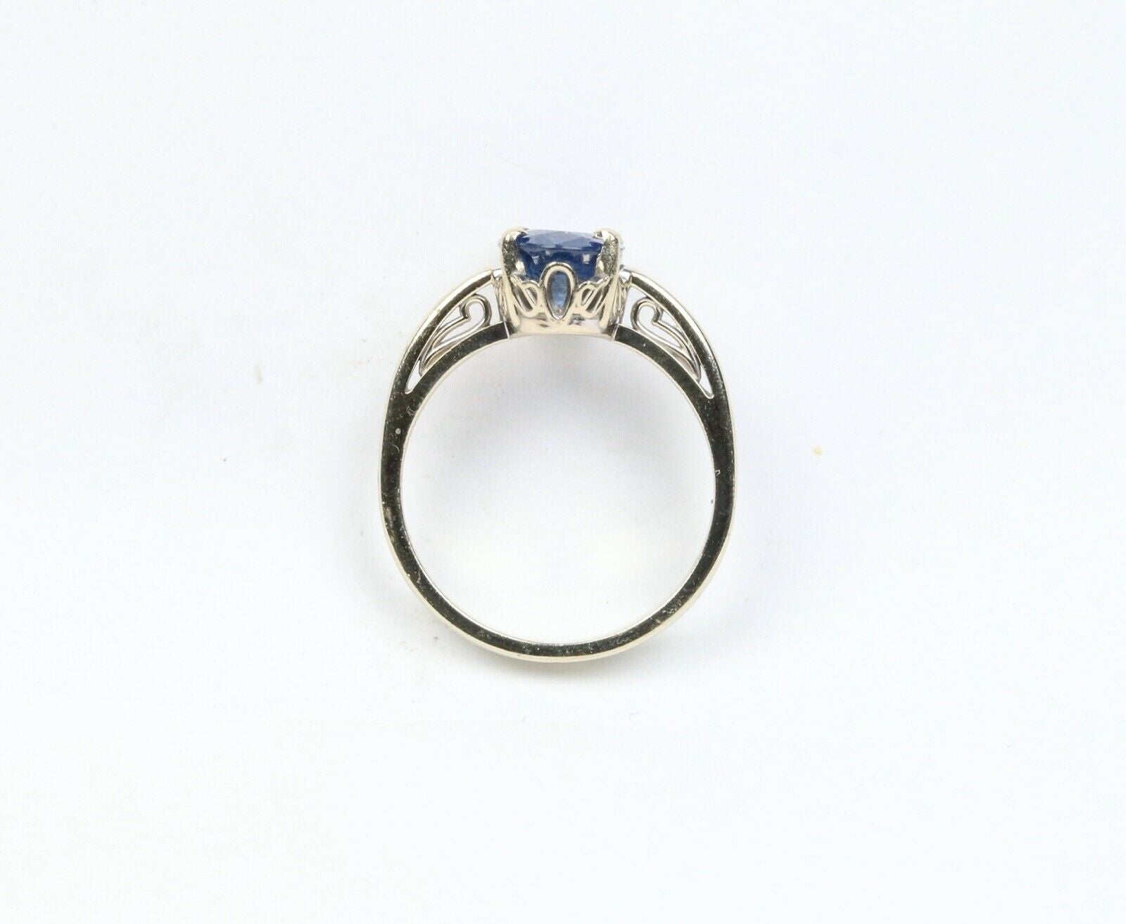 Beautiful Natural Blue Sapphire 14K White Gold Vintage Ring