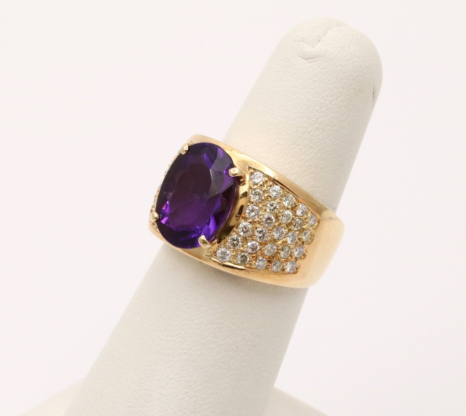 Vintage Amethyst Diamonds 18K Yellow Gold Cocktail Ring