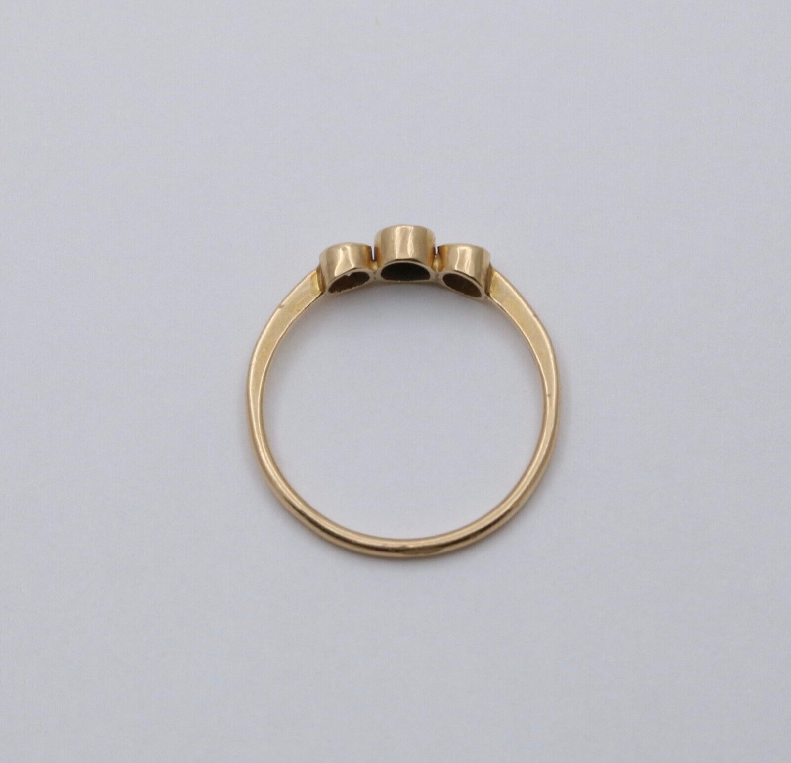 Vintage 14K Yellow Gold Three Stone Sapphire And Paste Ring. Band