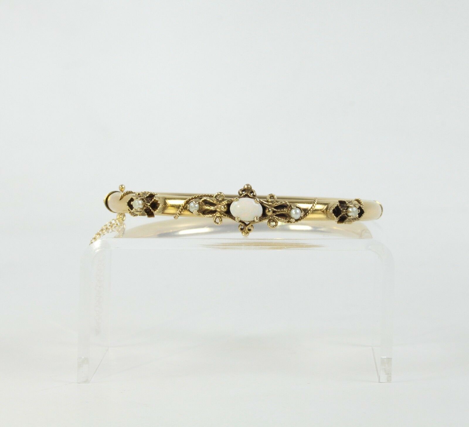 Victorian 14K Yellow Gold Opal Bangle