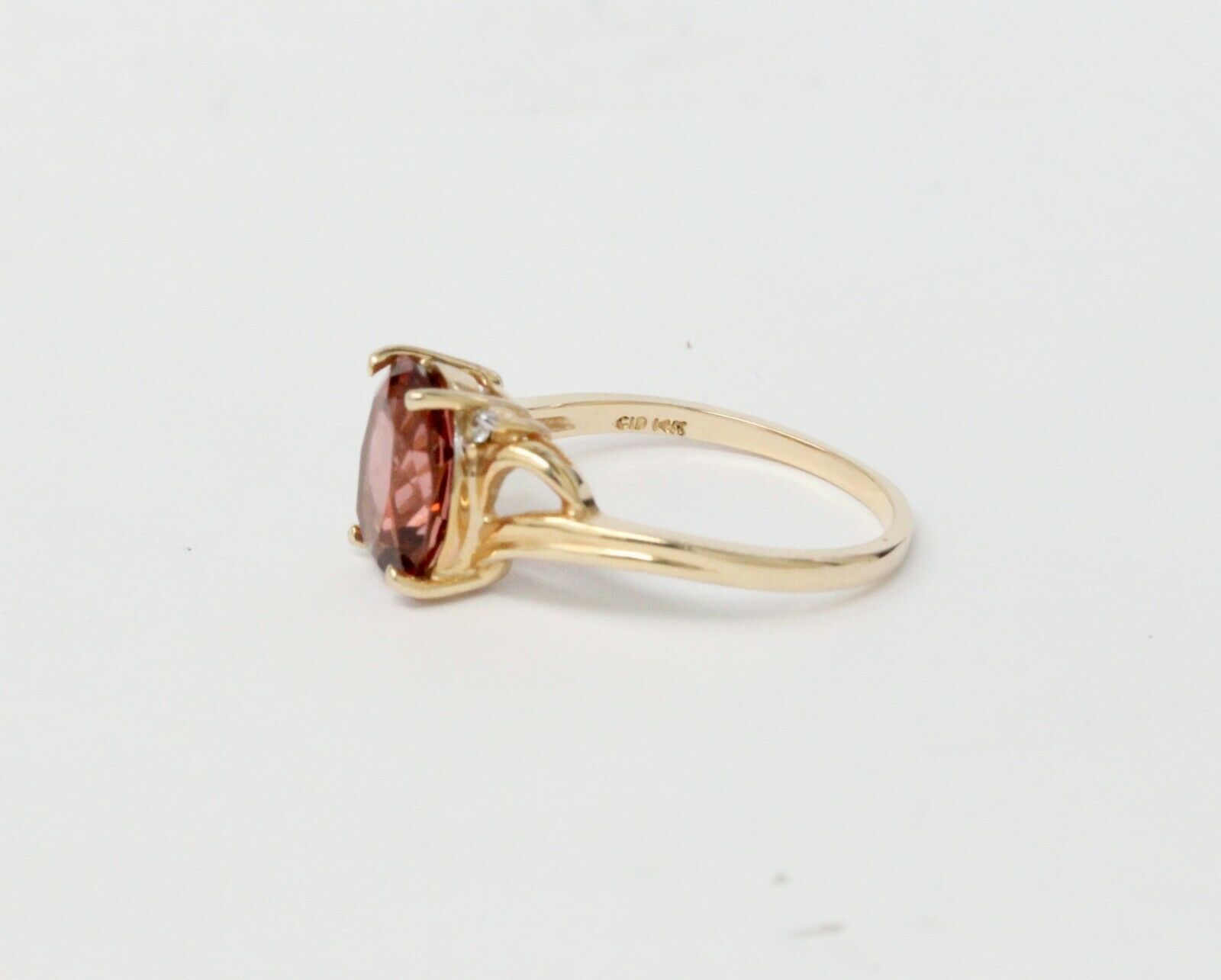 Vintage 14K Yellow Gold Tourmaline Diamond Ring