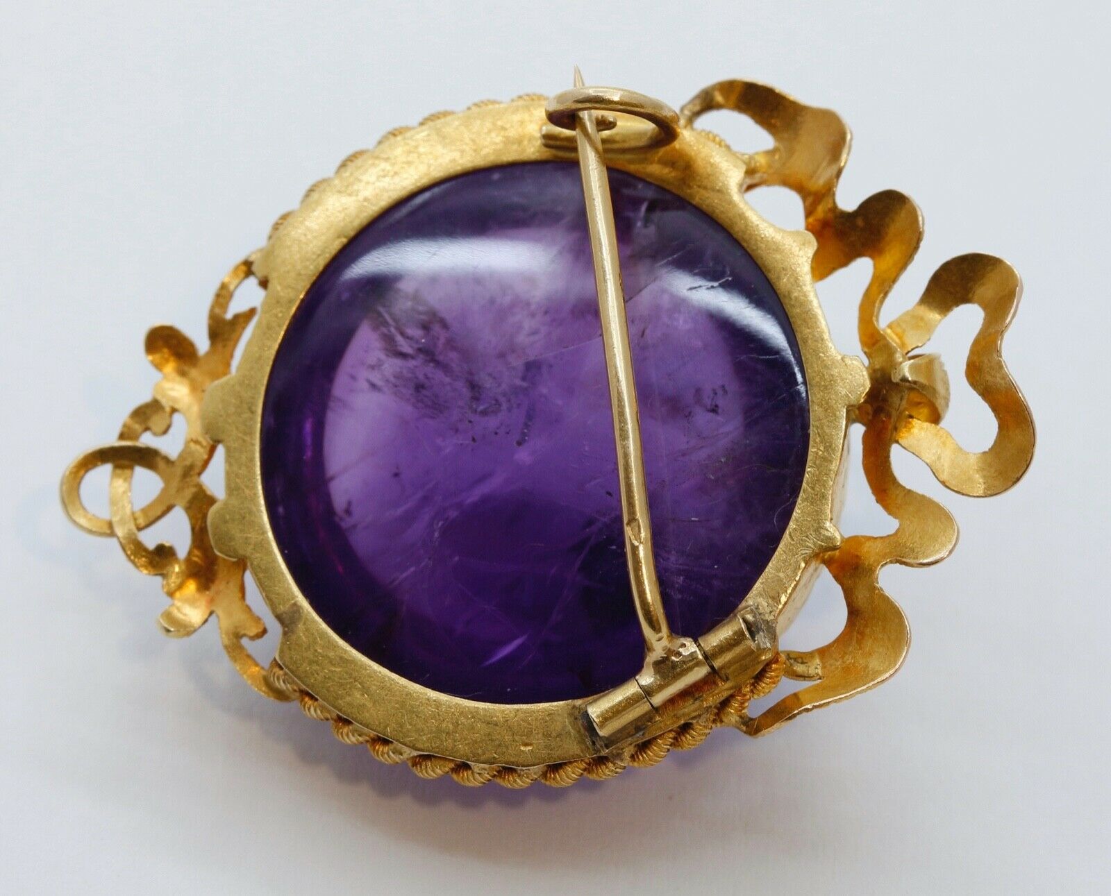 Victorian Purple Obsidian Stone 18K Yellow Gold Brooch Pin