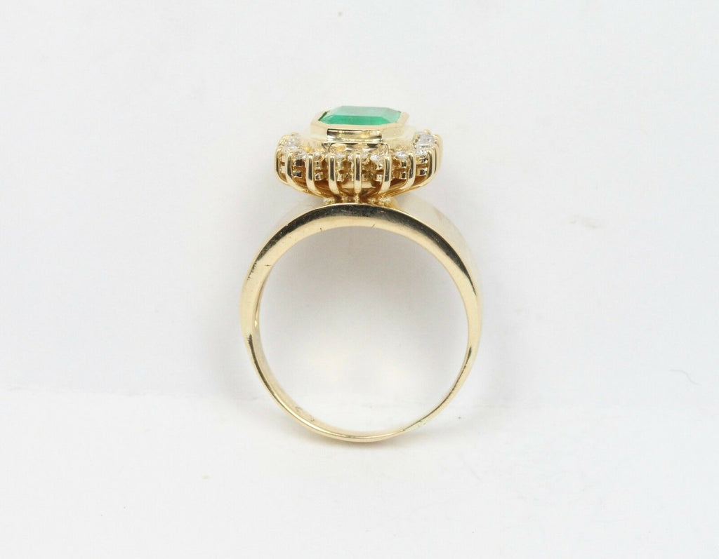 Vintage 14K Yellow Gold Emerald & Diamonds Cocktail Ring
