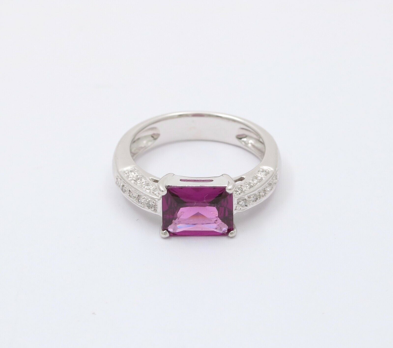 Vintage Amethyst Diamonds 18K White Gold Ring