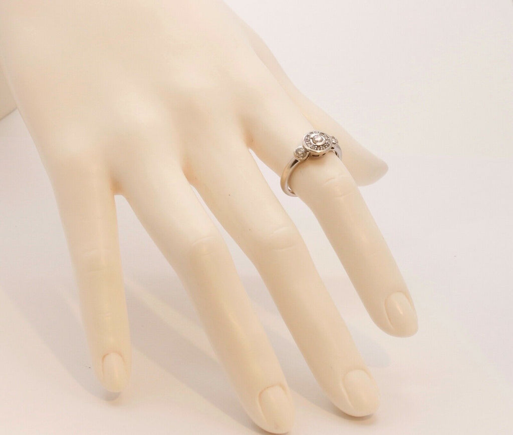 Nicely Designed Vintage Diamonds 14K White Gold Ring