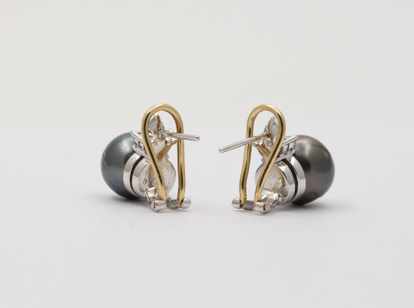 Lovely Tahitian Pearl Diamonds 18K White Yellow Gold Vintage Earrings