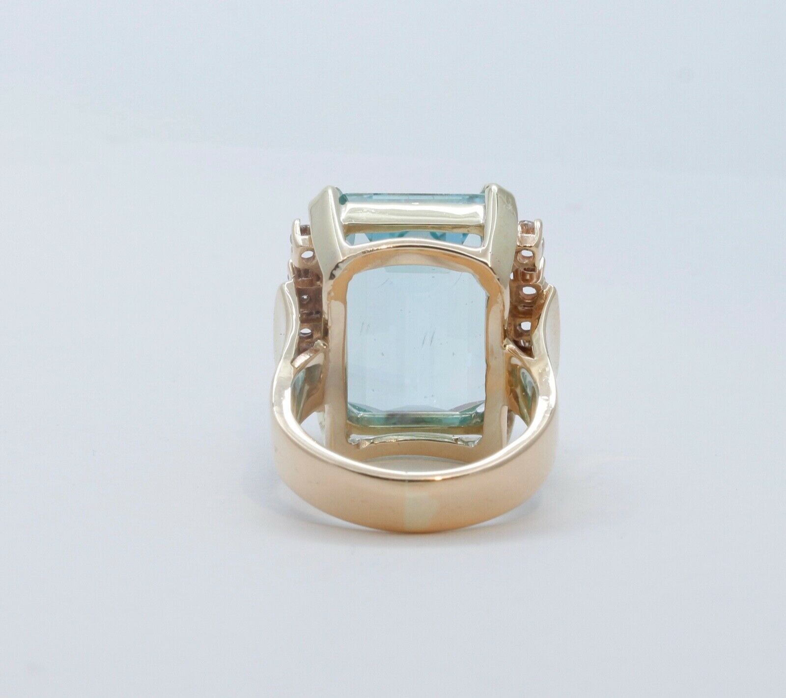 Vintage 18.60 carats Emerald Cut Aquamarine 14K Gold Ring with Diamonds