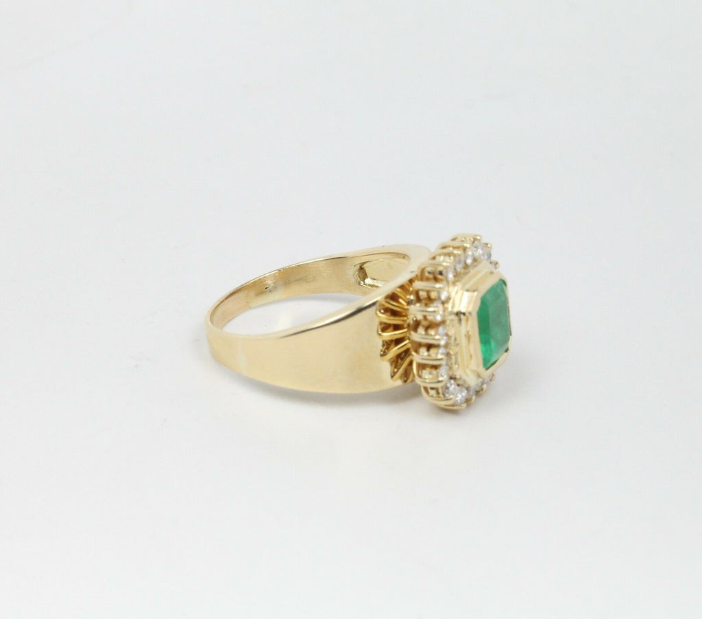Vintage 14K Yellow Gold Emerald & Diamonds Cocktail Ring