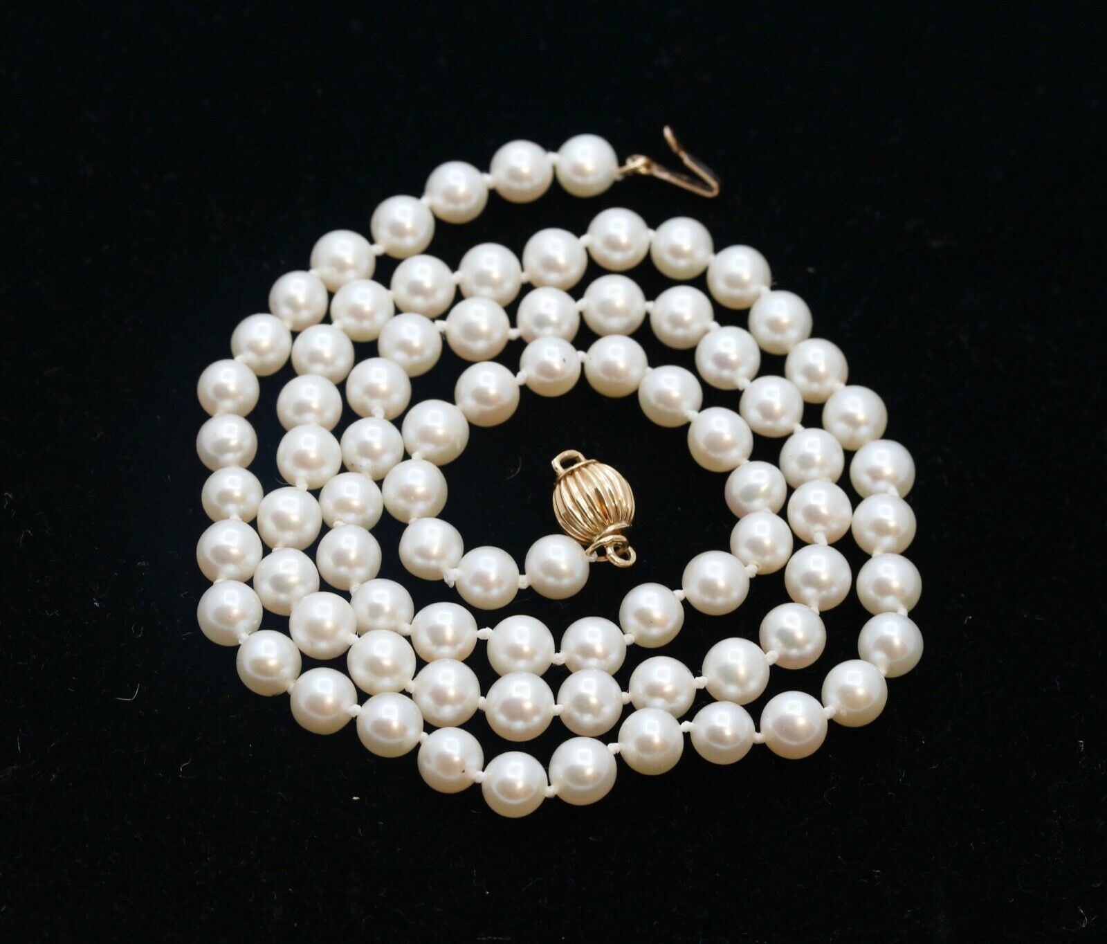 Vintage Single Strand Pearl 14K Yellow Gold Clasp Necklace
