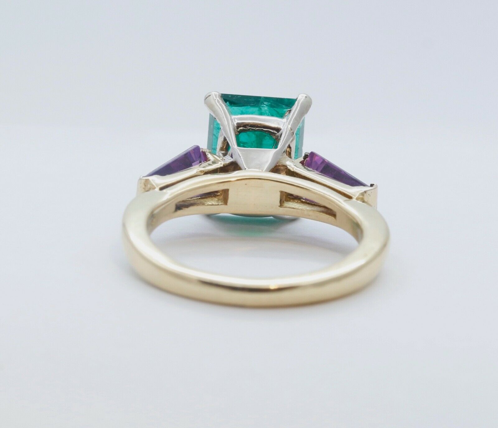 Vintage Emerald Amethyst 18K Yellow Gold Ring