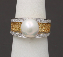 Load image into Gallery viewer, Vintage 18K Gold Pearl &amp; Diamond Ring.
