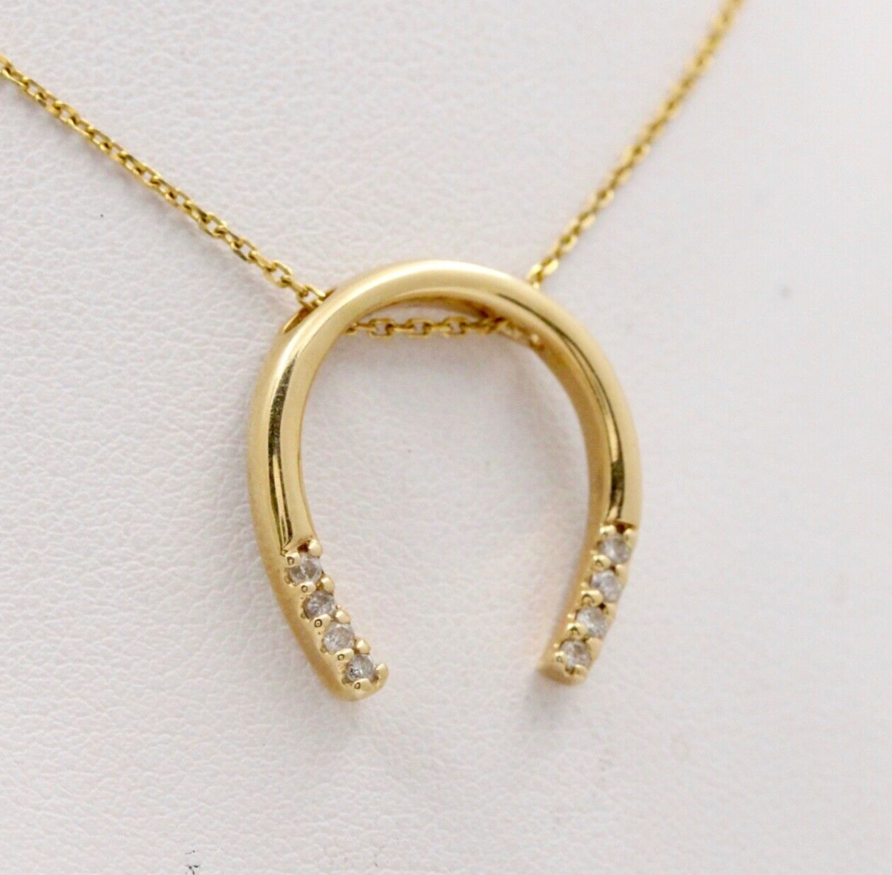 Vintage 14K Yellow Gold Horseshoe Diamond Pendant Necklace.