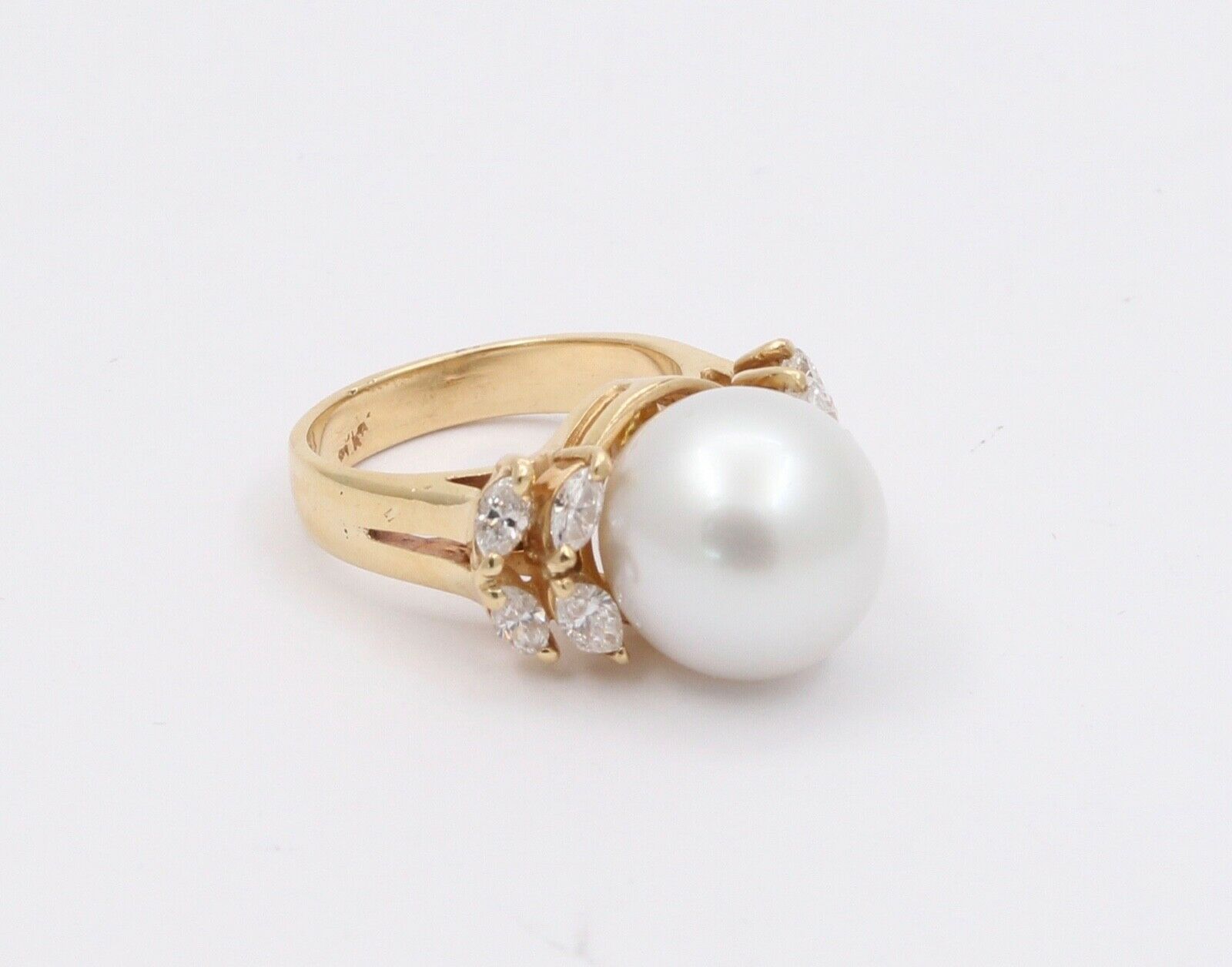 Vintage South Sea Pearl Diamonds 14K Yellow Gold Cocktail Ring