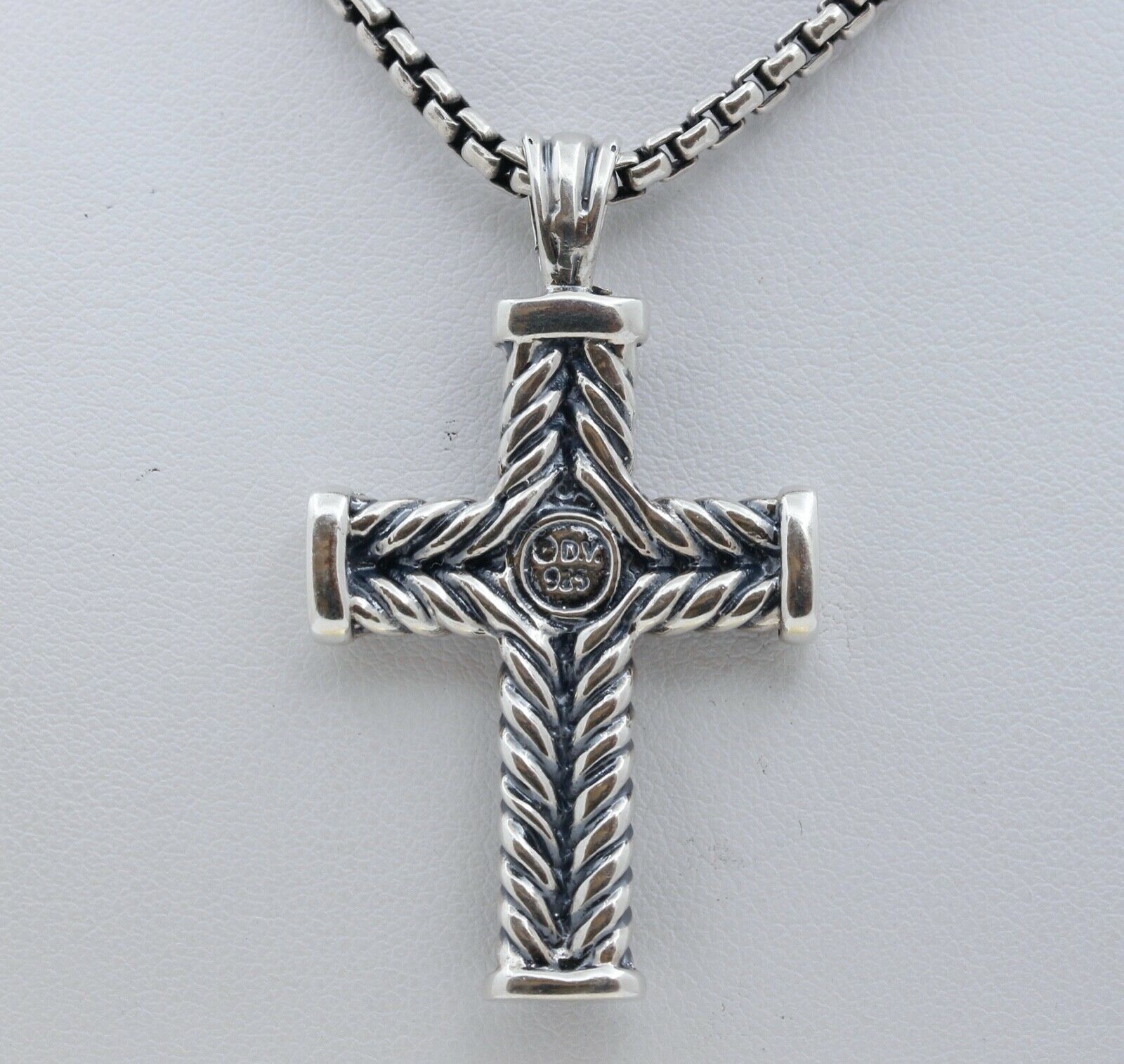 David Yurman 925 Chevron Cross Pendant and Chain