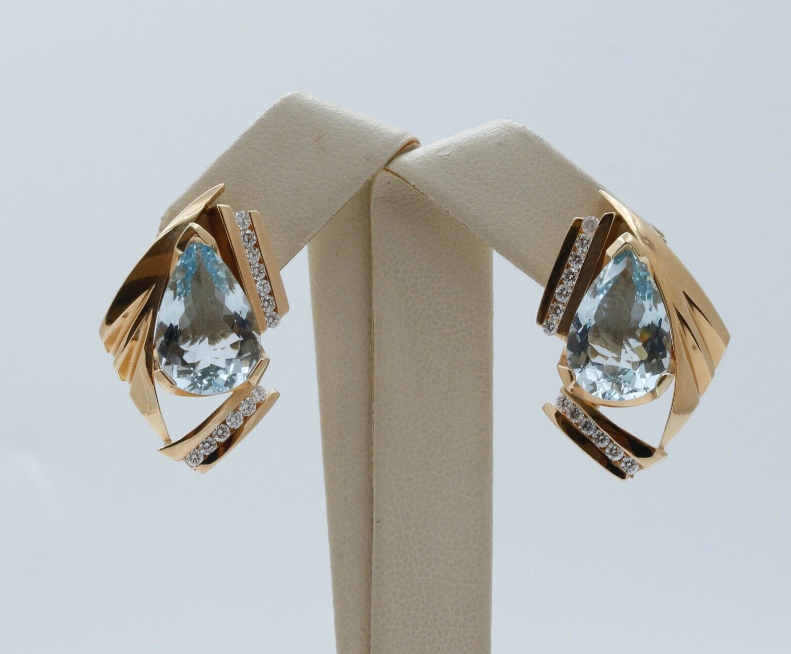 Luxury Earrings!!!! Large Pear Aquamarines Diamonds 14K Yellow Gold Earrings