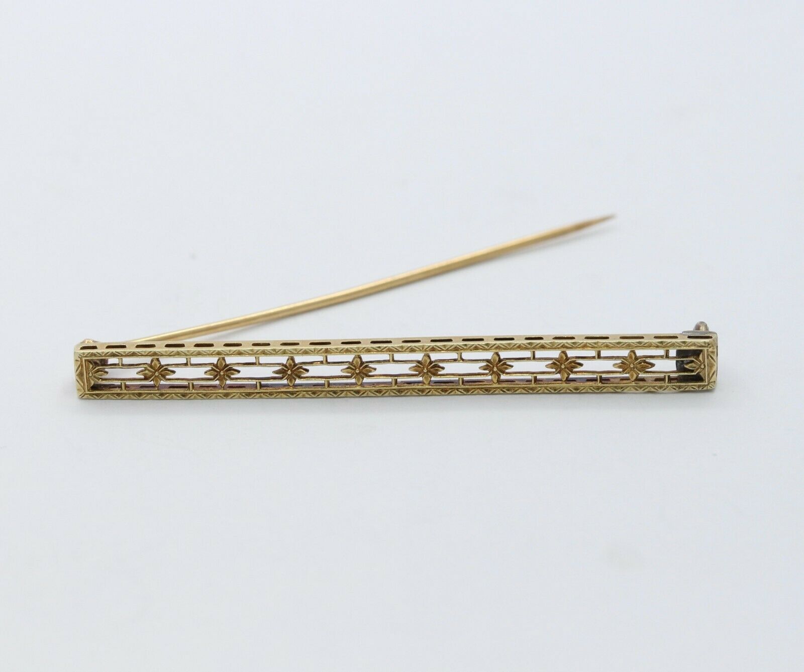 Victorian 18K Yellow Gold Bar Pin