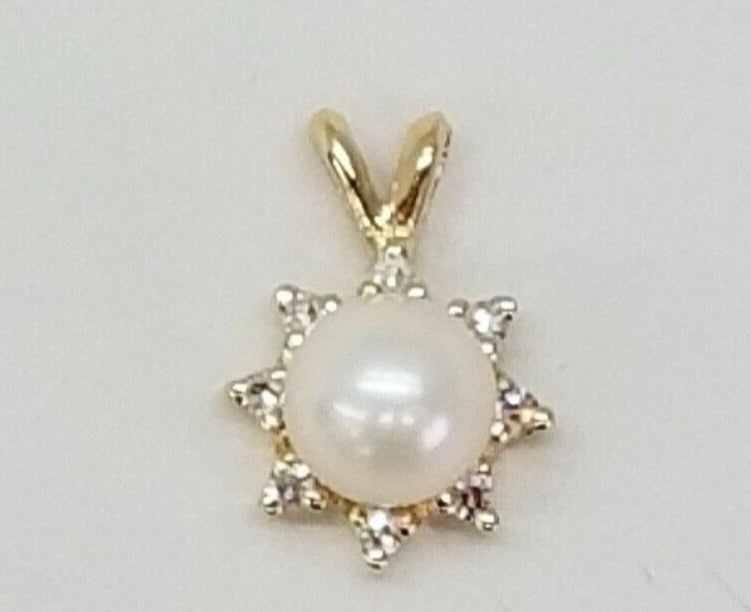 Vintage Pearl Diamonds 14K Yellow Gold Pendant