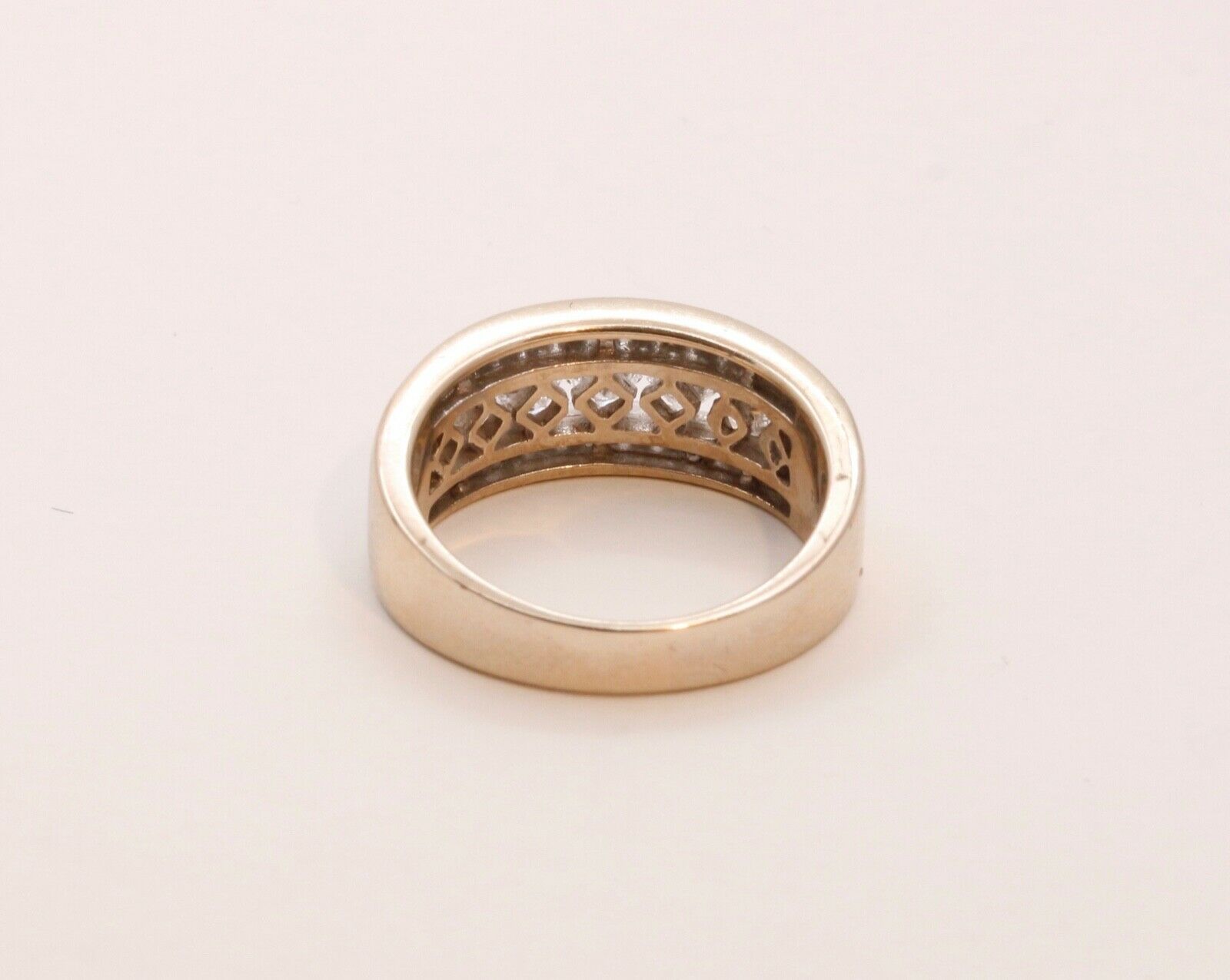 Vintage Ladies Diamonds 14K Yellow Gold Wedding Band