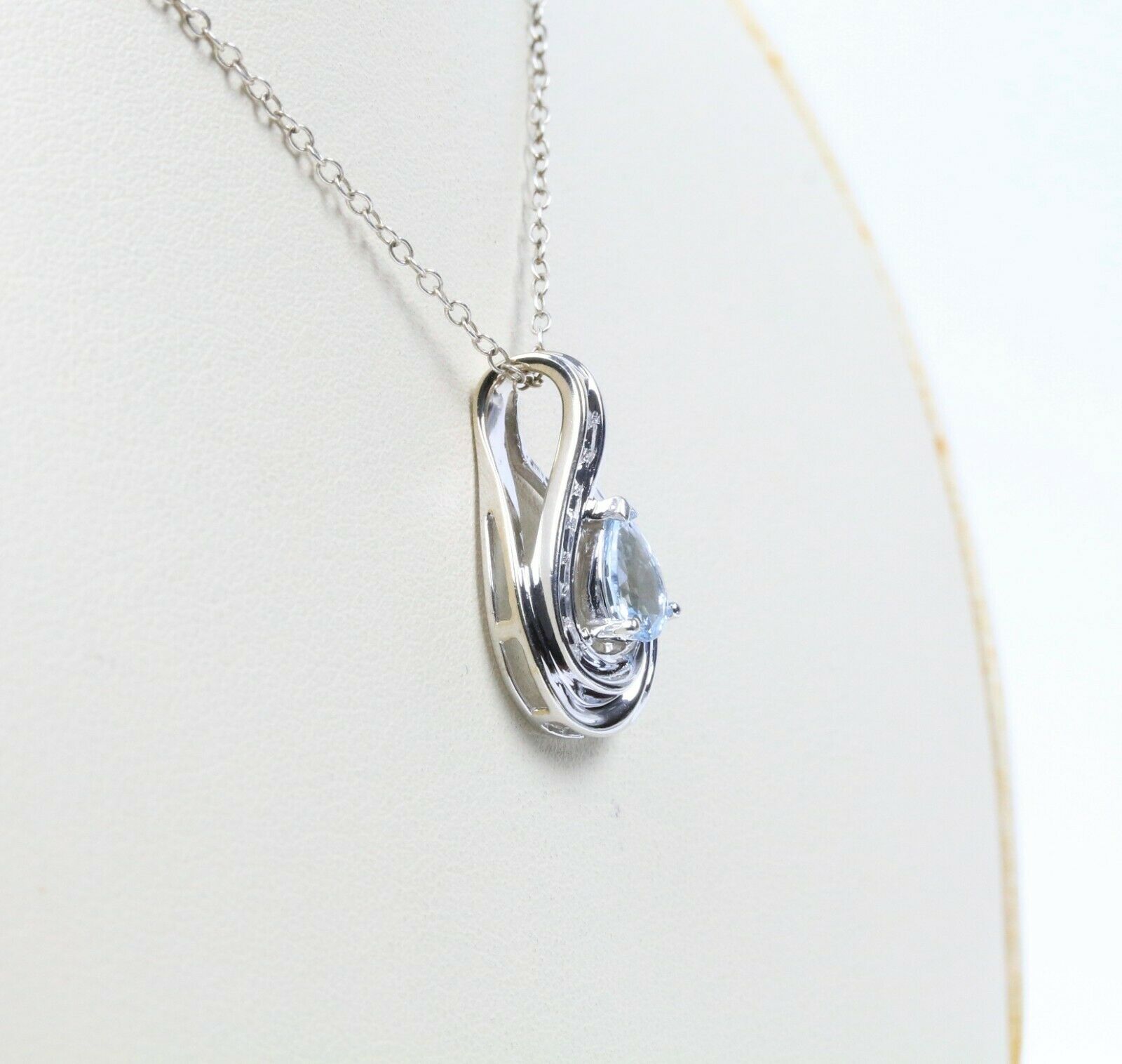 Vintage 14K White Gold Aquamarine Diamond Tear Drop Pendant