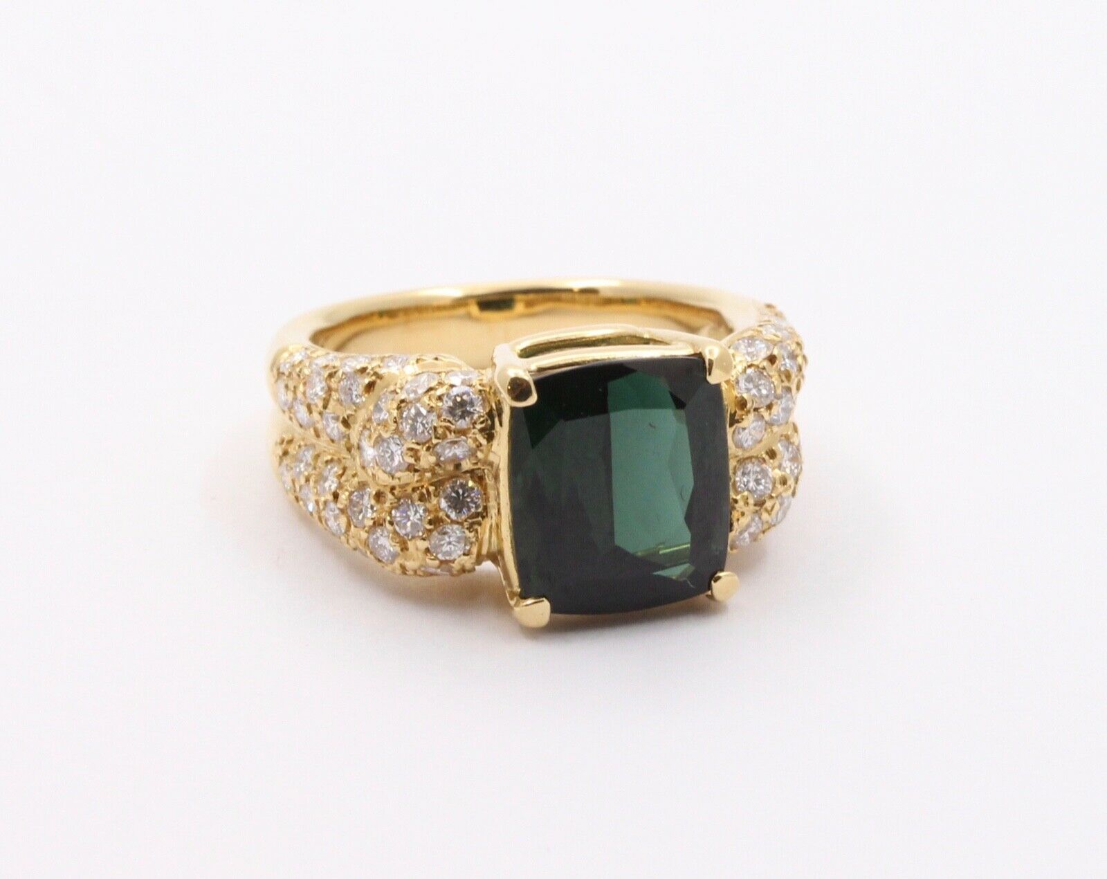 Vintage 4.35 carats Green tourmaline 18K Gold Pave Diamond Ring.