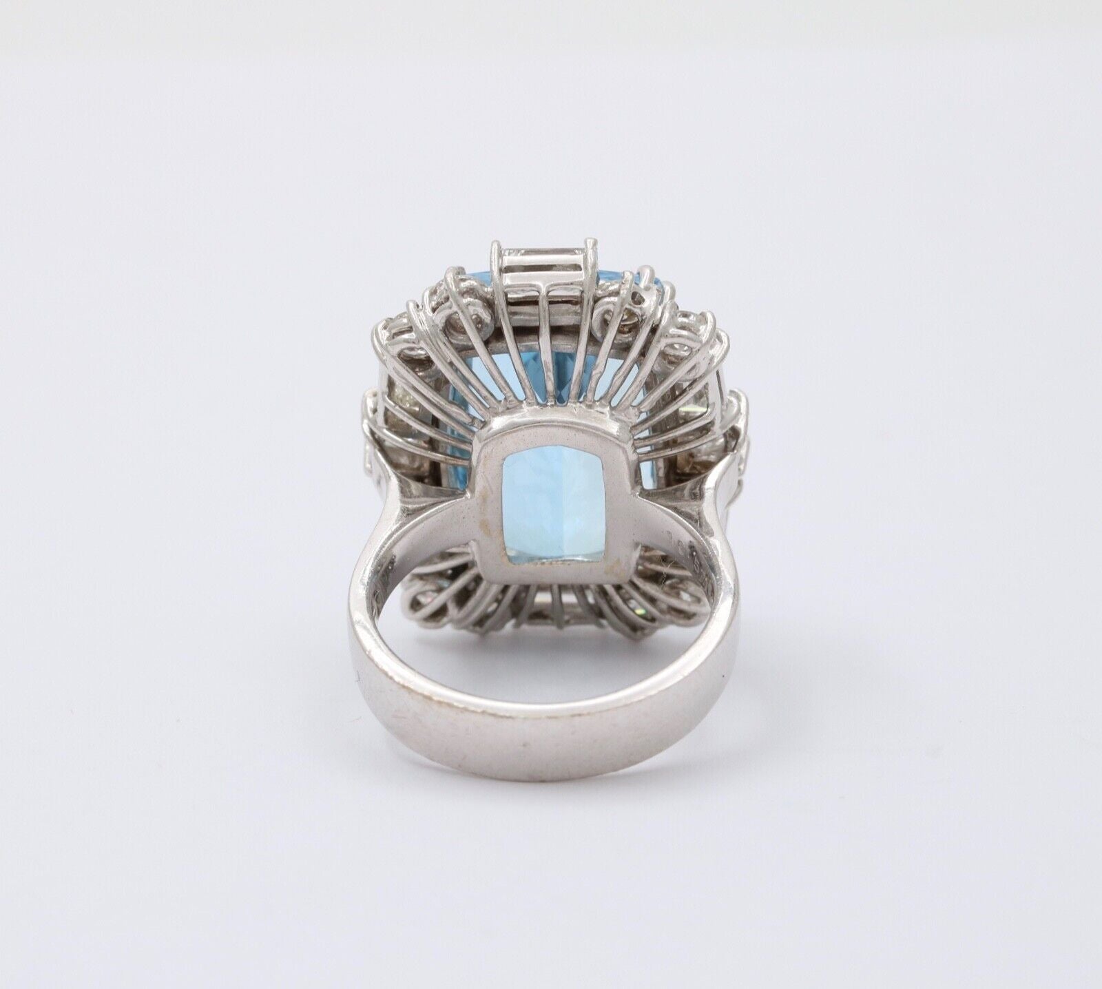 Vintage 18K White Gold 16.53 Carats Aquamarine DIamond Ring, Cocktail Ring